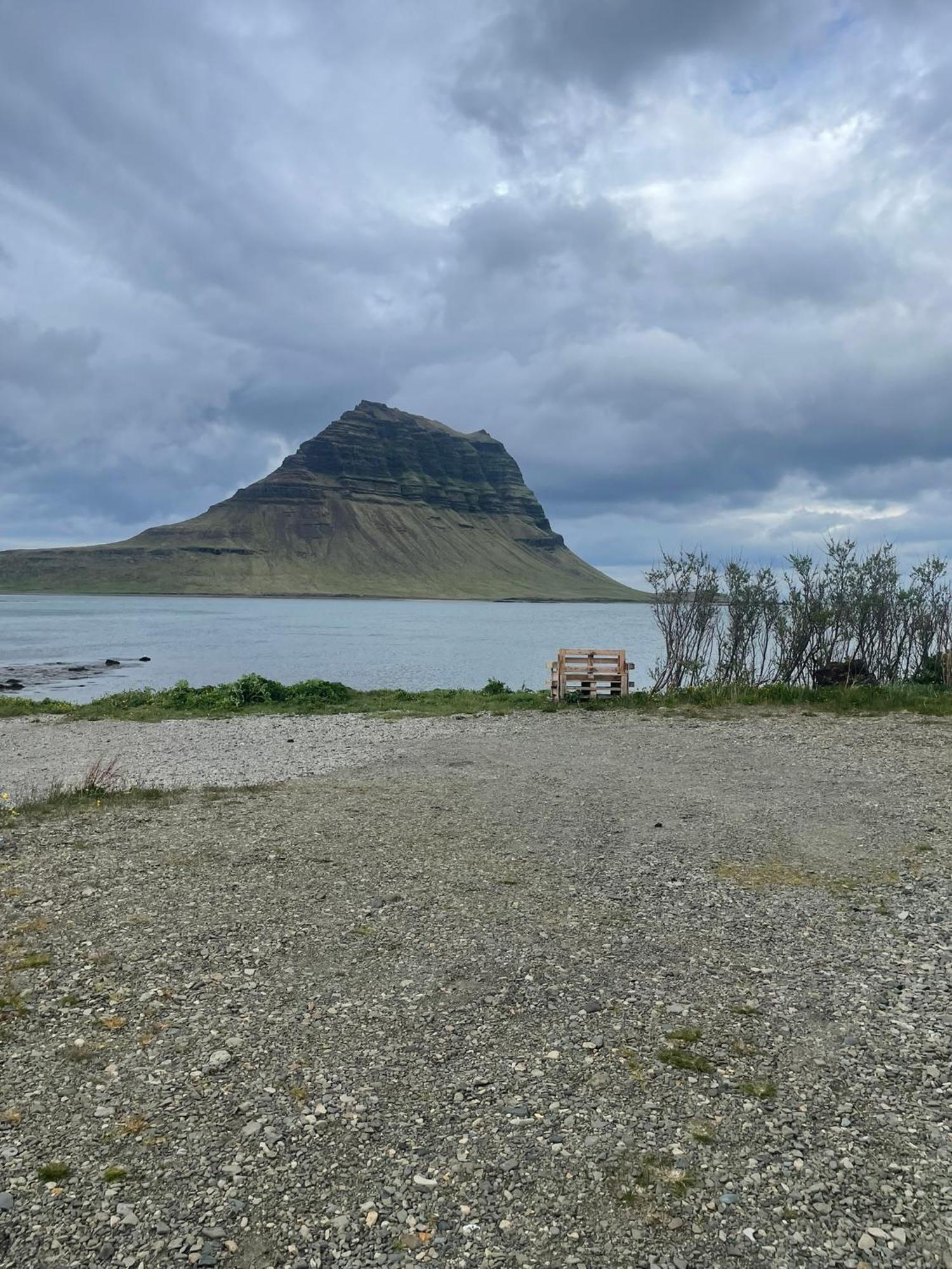 Kirkjufell Basement Apartment Grundarfjörður Exteriör bild
